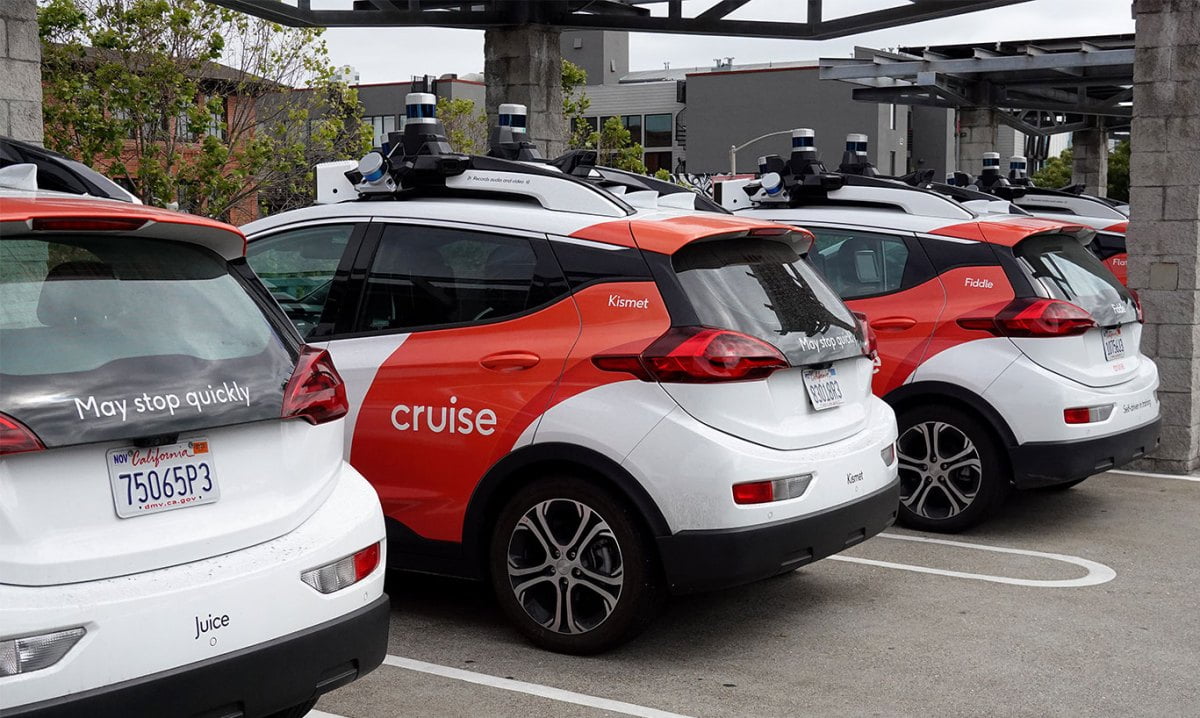 Cruise recalls robotaxi fleet to resolve federal safety probe