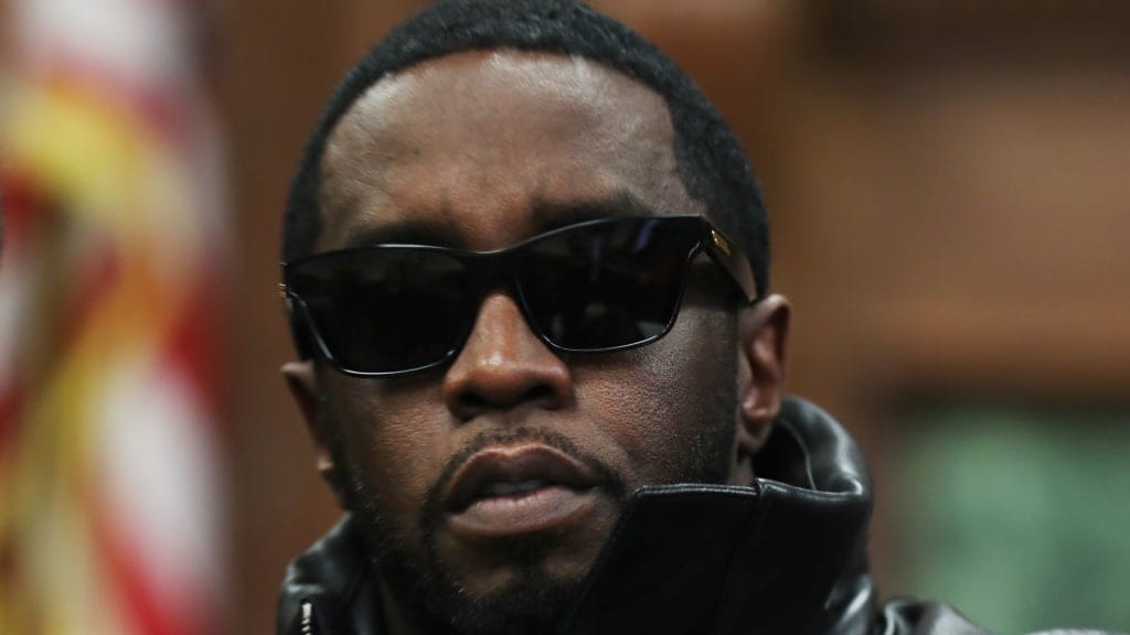 Sean 'Diddy' Combs 'está bastante bien' en una cárcel notoriamente infernal, insiste su abogado